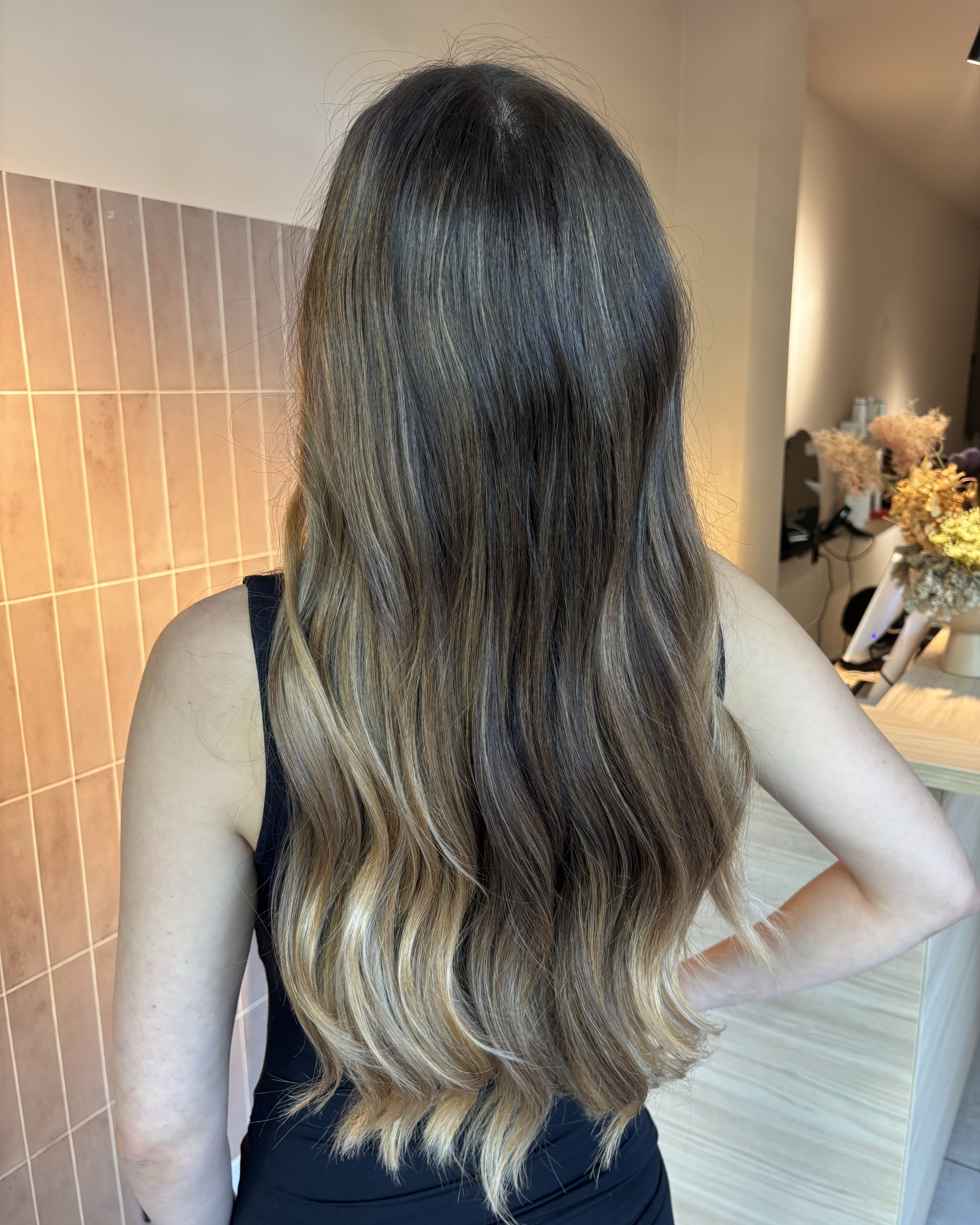 Sweet Balayage Imatge d'un tall de cabell i pentinat realitzat al saló de perruqueria